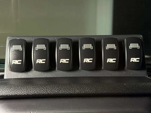 Used 2018 Jeep Wrangler Unlimited Sport S AWD/4WD image 34