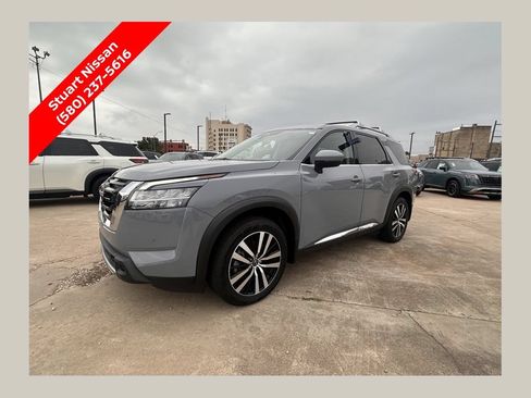 Certified 2023 Nissan Pathfinder Platinum FWD image 1