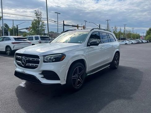 Used 2022 Mercedes-Benz GLS 450 4MATIC image 3