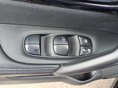 Used 2019 Nissan Rogue Sport SL AWD/4WD image 25