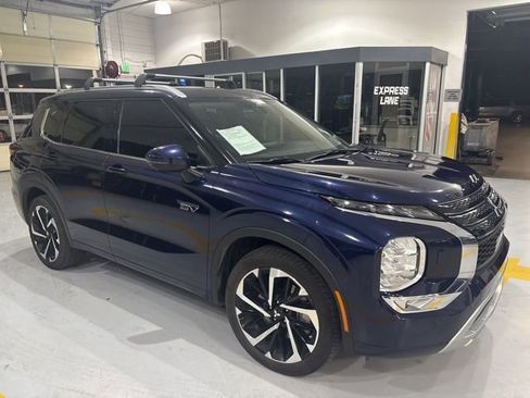 Used 2023 Mitsubishi Outlander SEL image 9