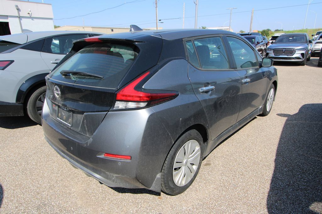 Used 2025 Nissan Leaf S FWD image 9