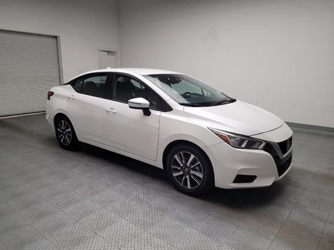 Used 2021 Nissan Versa SV FWD image 11