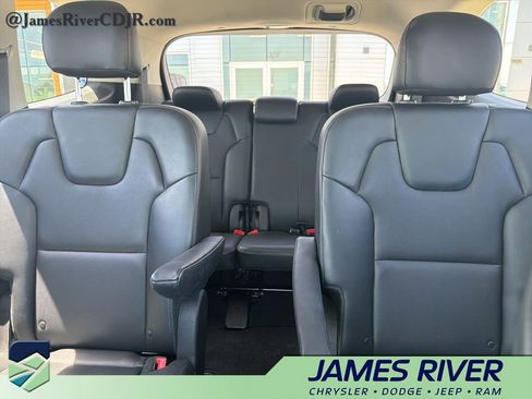 Used 2025 Kia Telluride S FWD image 12