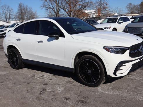 Used 2024 Mercedes-Benz GLC 300 4MATIC w/ AMG Line image 3