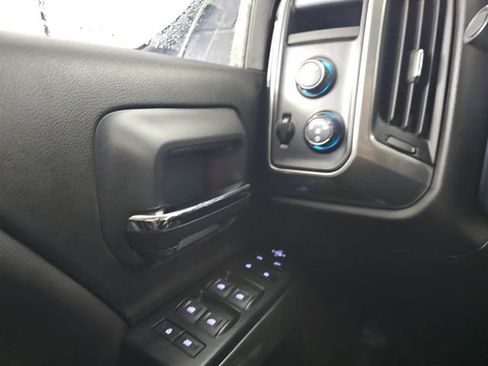 Used 2018 Chevrolet Silverado 1500 LT w/ All Star Edition image 35