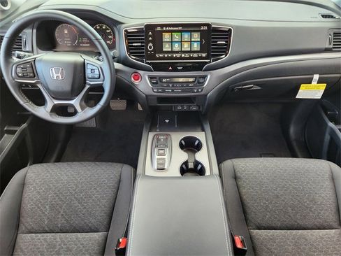 Certified 2025 Honda Ridgeline Sport image 10