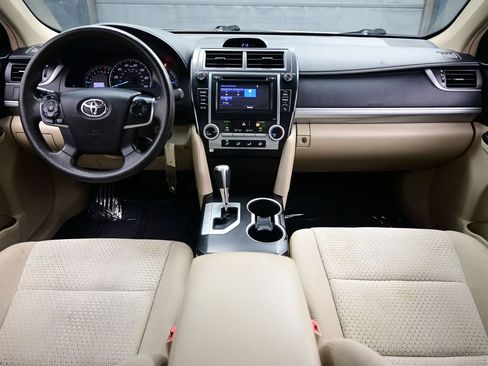 Used 2014 Toyota Camry LE FWD image 16