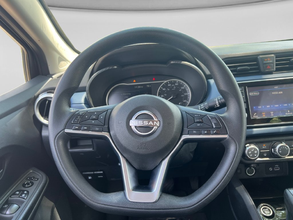 Used 2025 Nissan Versa SV FWD image 11