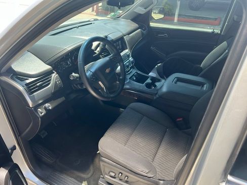 Used 2016 Chevrolet Suburban LS RWD image 2