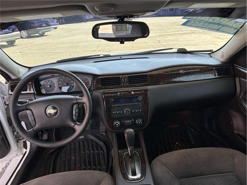 Used 2015 Chevrolet Impala LT w/ LT Sunroof Package FWD image 10