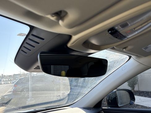 Used 2025 Volvo XC60 B5 Plus image 27