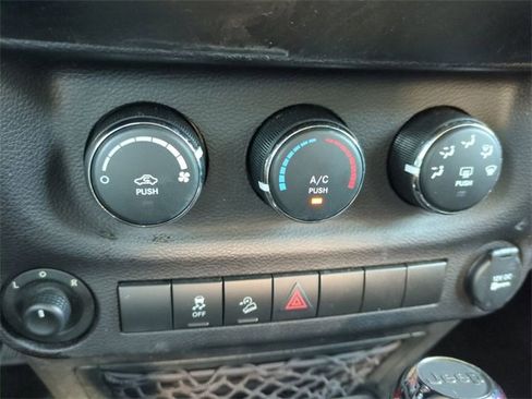 Used 2018 Jeep Wrangler Unlimited Sport S image 23