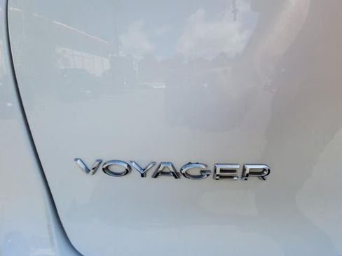 Used 2022 Chrysler Voyager LX FWD image 30