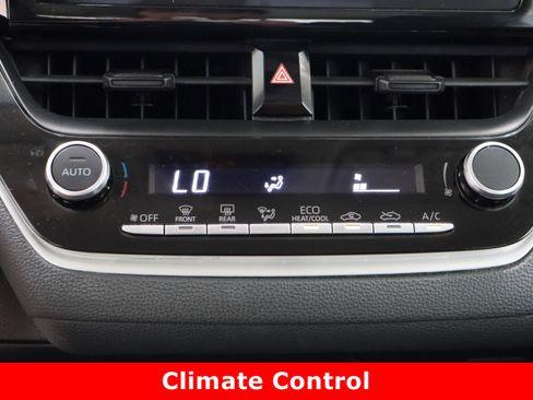 Used 2024 Toyota Corolla LE image 18