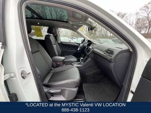 Certified 2023 Volkswagen Tiguan SE w/ Panoramic Sunroof Package image 24