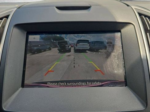 Used 2019 Ford Edge SEL w/ Equipment Group 201A FWD image 12