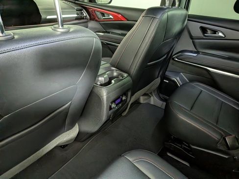Certified 2024 Chevrolet Traverse Z71 w/ Enhanced Driving Package AWD/4WD image 35