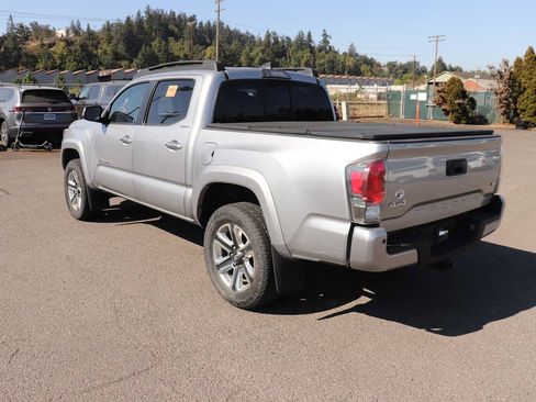 Used 2016 Toyota Tacoma Limited w/ Towing Package AWD/4WD image 7