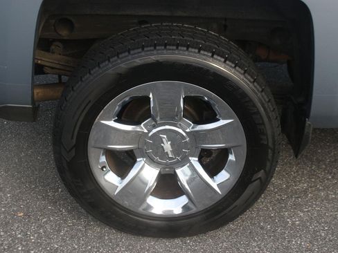 Used 2015 Chevrolet Silverado 1500 LTZ w/ LTZ Plus Package AWD/4WD image 37