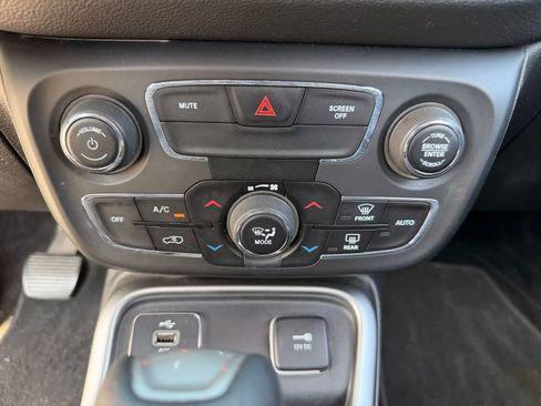 Used 2019 Jeep Compass Sport FWD image 14