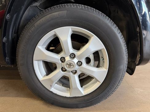 Used 2011 Toyota RAV4 Limited w/ Limited Extra Value Pkg FWD image 25