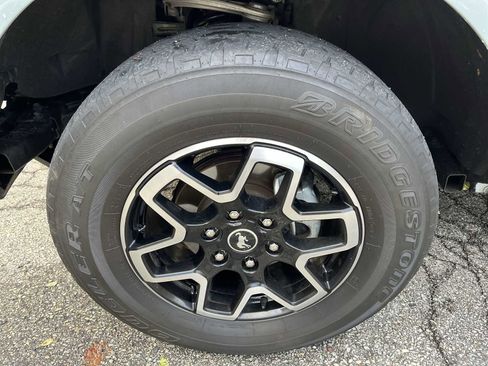 Used 2023 Ford Bronco Outer Banks image 31