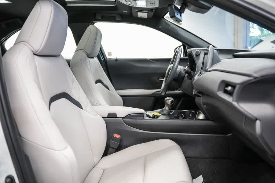 Used 2023 Lexus UX 250h FWD w/ Accessory Package (Z2) image 17