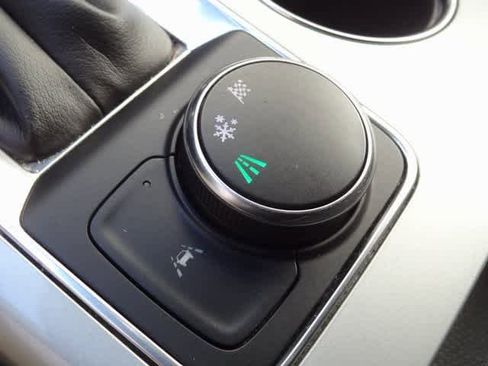 Used 2023 Chevrolet Blazer LT image 32