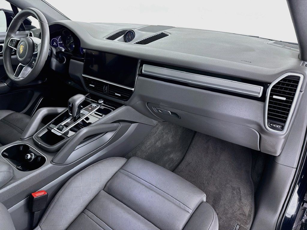 Certified 2023 Porsche Cayenne Platinum Edition AWD/4WD image 30