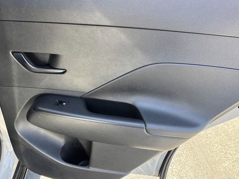 Used 2024 Hyundai Kona SEL FWD image 11