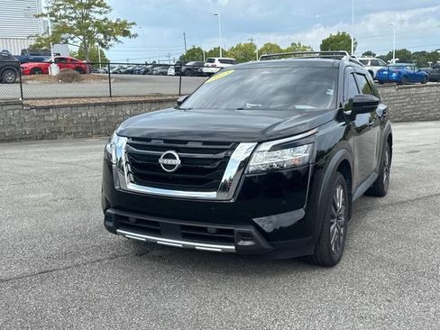 Used 2023 Nissan Pathfinder SL w/ SL Premium Package AWD/4WD image 9