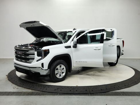 Used 2024 GMC Sierra 1500 SLE AWD/4WD image 12