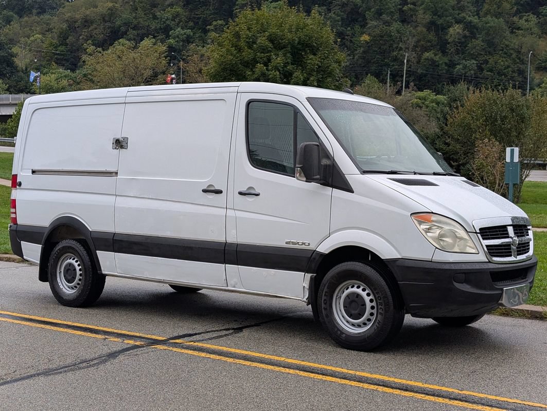 Used 2008 Dodge Sprinter 2500 RWD image 1