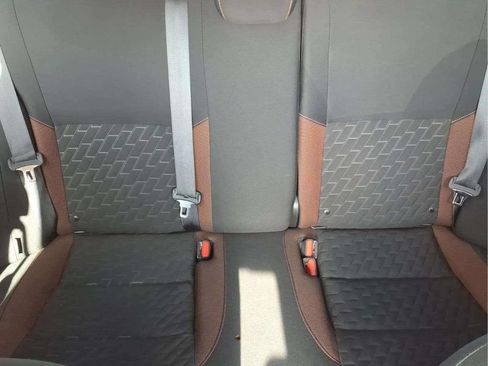 Used 2022 Nissan Kicks SR FWD image 18