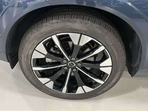 Certified 2026 Volvo XC60 B5 Plus AWD/4WD image 8