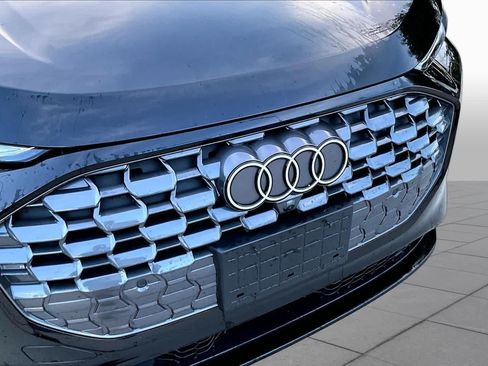 Used 2025 Audi Q5 Premium w/ Premium Plus AWD/4WD image 32