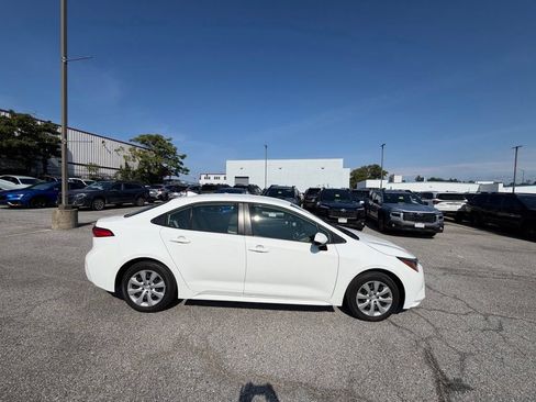 Used 2024 Toyota Corolla LE FWD image 4