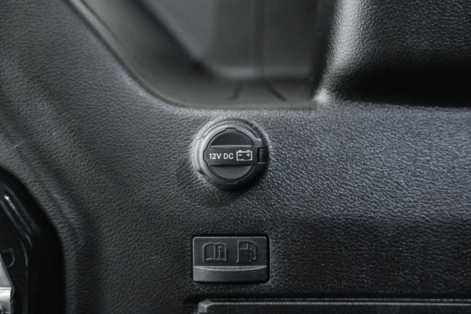 Used 2024 Jeep Wrangler Unlimited Sahara AWD/4WD image 13
