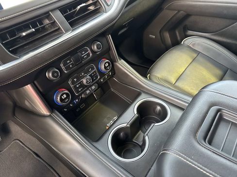 Used 2023 Chevrolet Suburban Premier image 28