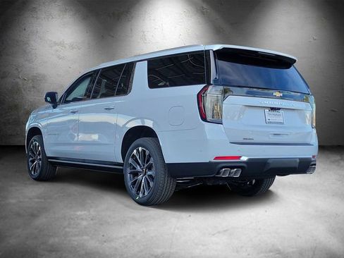 New 2026 Chevrolet Suburban High Country image 4