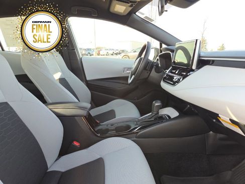 Used 2025 Toyota Corolla SE image 22