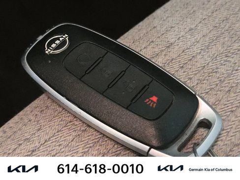 Used 2023 Nissan Rogue SV AWD/4WD image 33