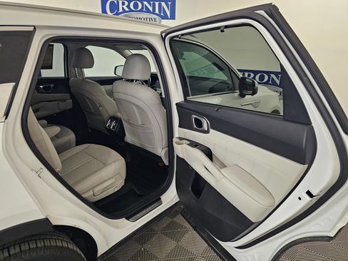 Used 2023 Kia Sorento SX Prestige AWD/4WD image 24