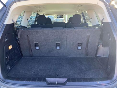 Used 2019 Subaru Ascent 8-Passenger image 9