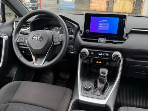 Certified 2025 Toyota RAV4 SE AWD/4WD image 26