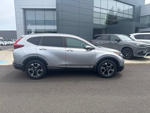 Used 2018 Honda CR-V Touring image 2