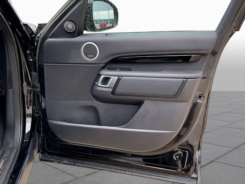 Used 2023 Land Rover Discovery HSE R-Dynamic AWD/4WD image 23