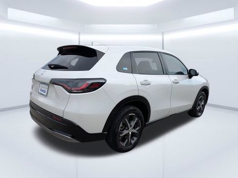 Used 2024 Honda HR-V EX-L image 4