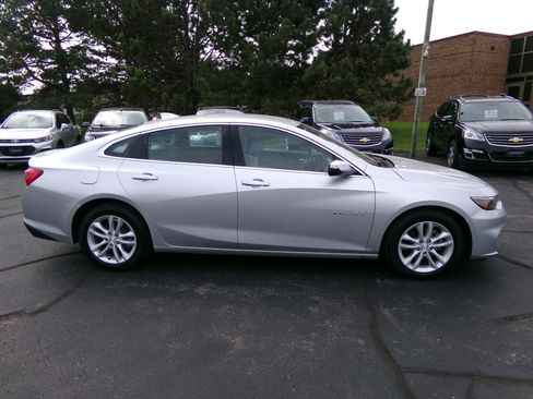 Used 2018 Chevrolet Malibu Hybrid FWD image 2
